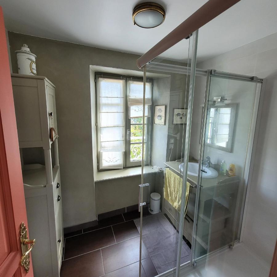Gite De Charme Au Manoir Du Plessis-Quinquis Sainte-Seve Exterior foto