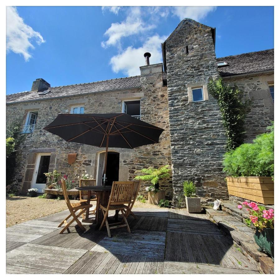 Gite De Charme Au Manoir Du Plessis-Quinquis Sainte-Seve Exterior foto