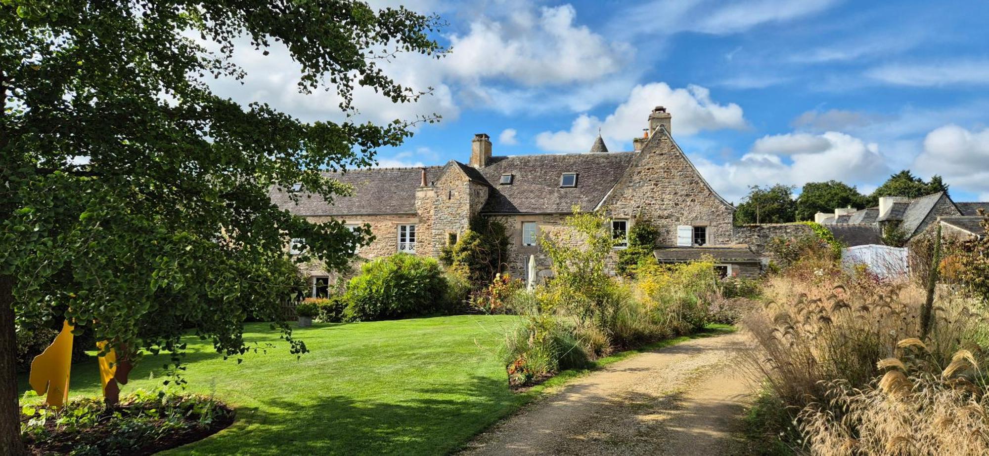 Gite De Charme Au Manoir Du Plessis-Quinquis Sainte-Seve Exterior foto